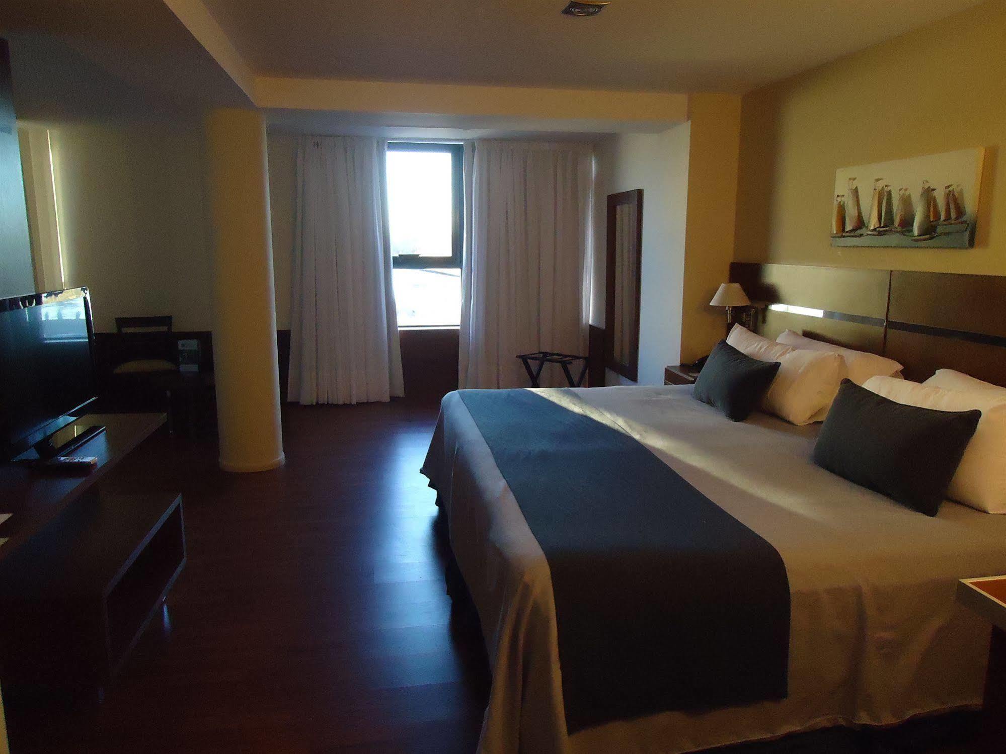 Puerto Amarras Hotel & Suites Santa Fe Exteriör bild
